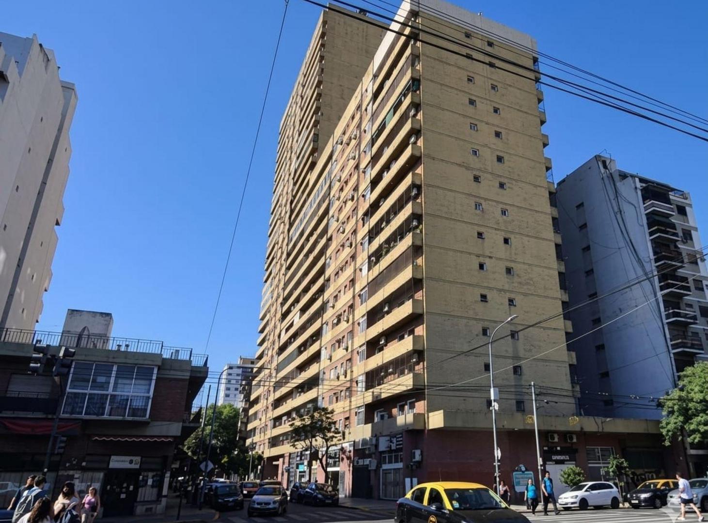 Venta Departamento 4 Ambientes Amplio con Baulera