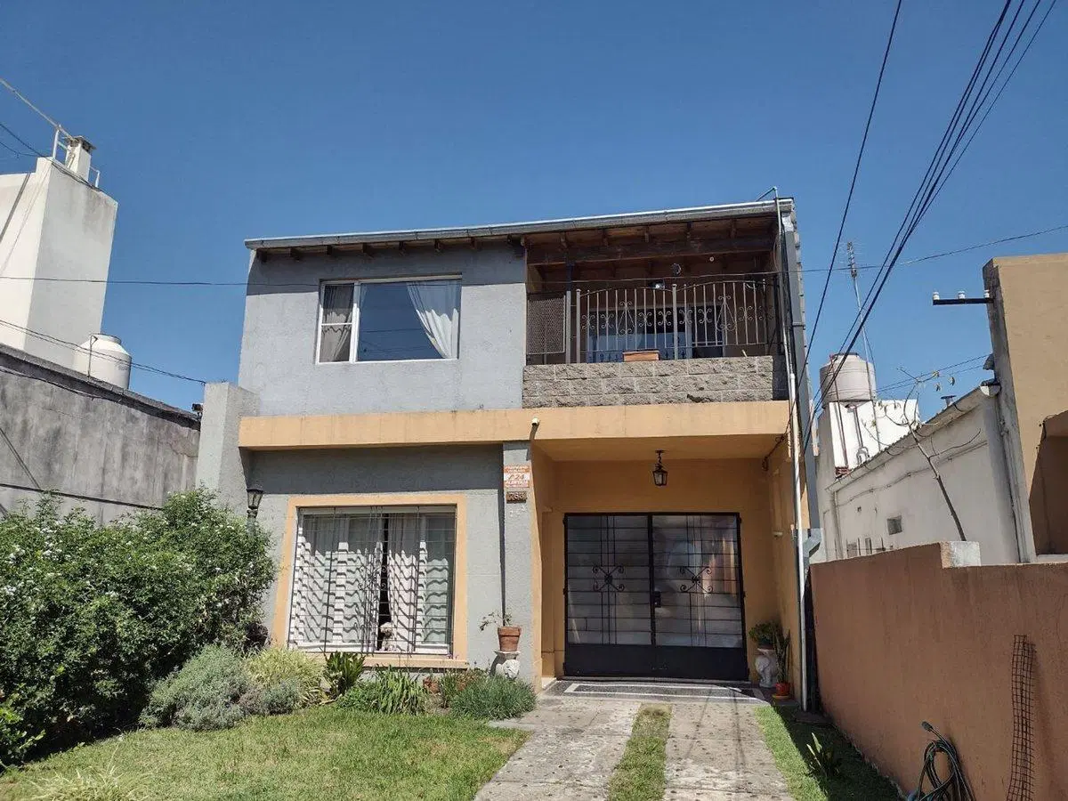 VENTA CASA 4 DORMITORIOS COCHERA QUINCHO MORON 4