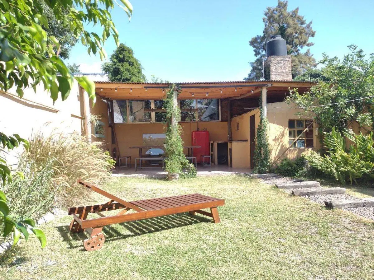 VENTA CASA 4 DORMITORIOS COCHERA QUINCHO MORON 3