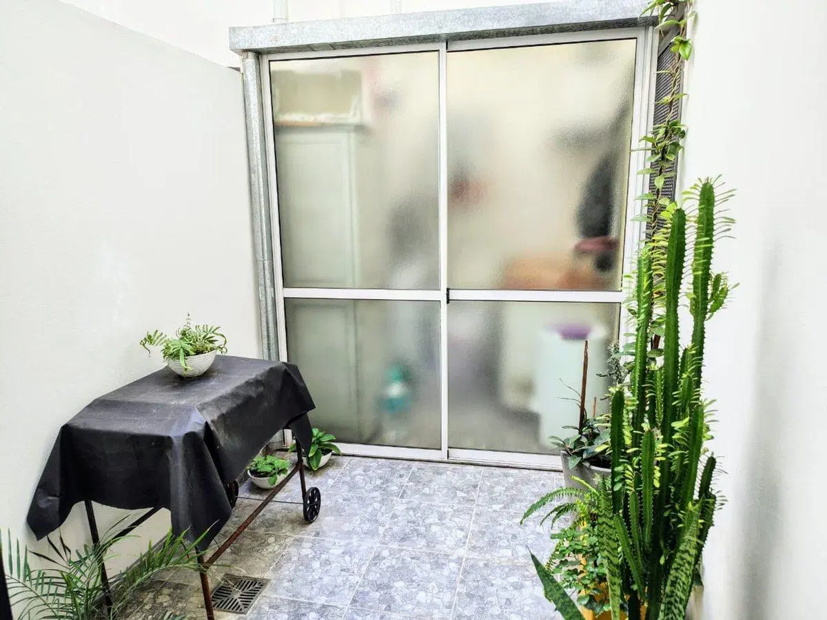 VENTA PH 2 AMBIENTES CON PATIO BARRIO NAON 8