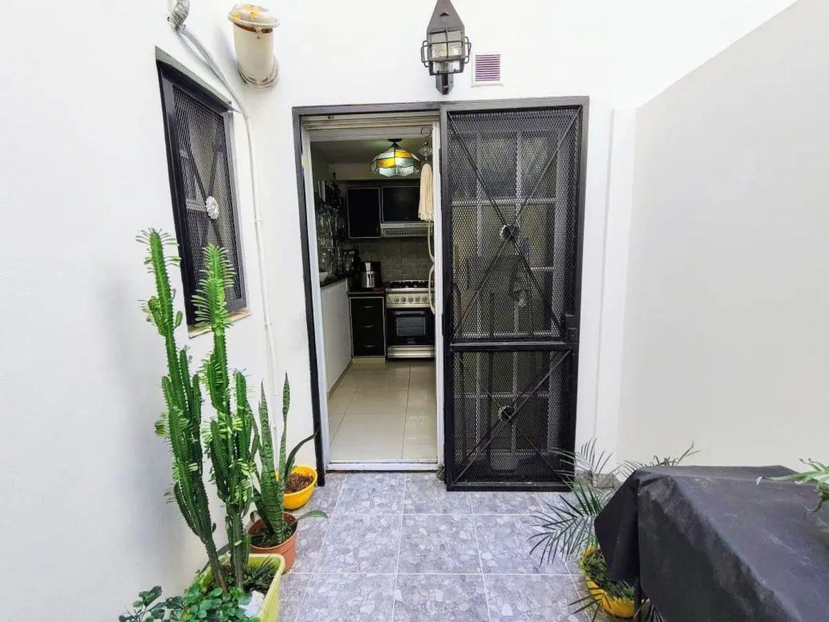 VENTA PH 2 AMBIENTES CON PATIO BARRIO NAON 3