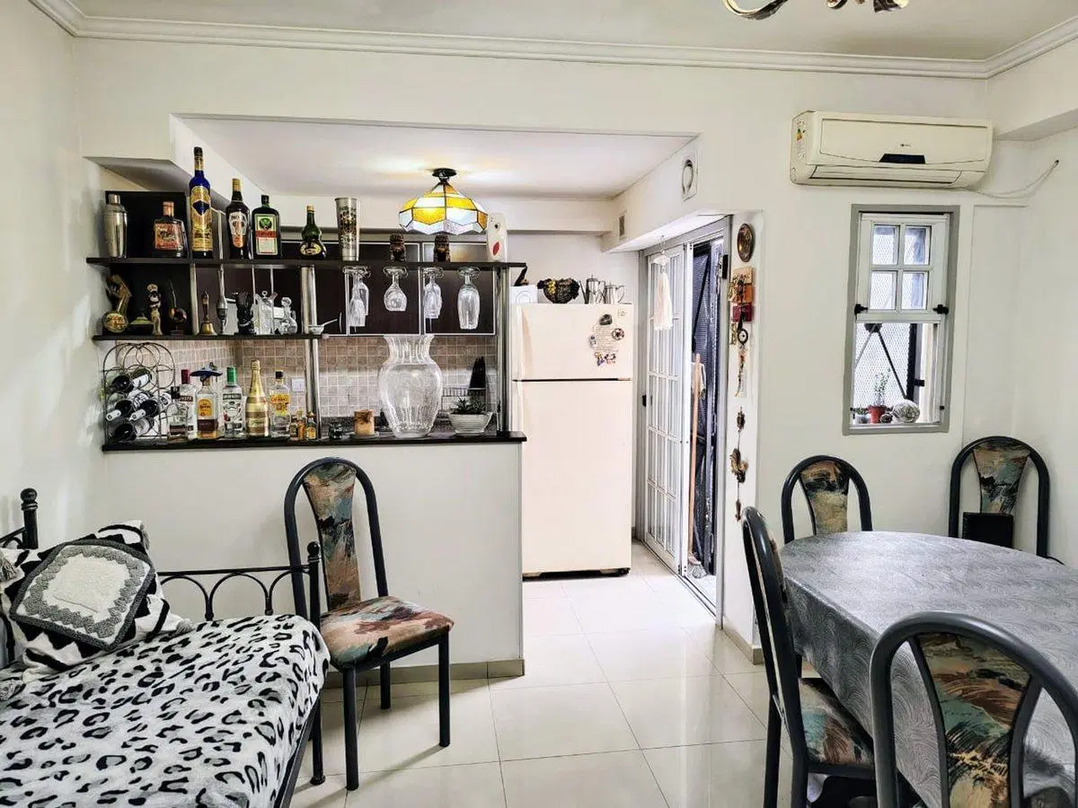 VENTA PH 2 AMBIENTES CON PATIO BARRIO NAON 2