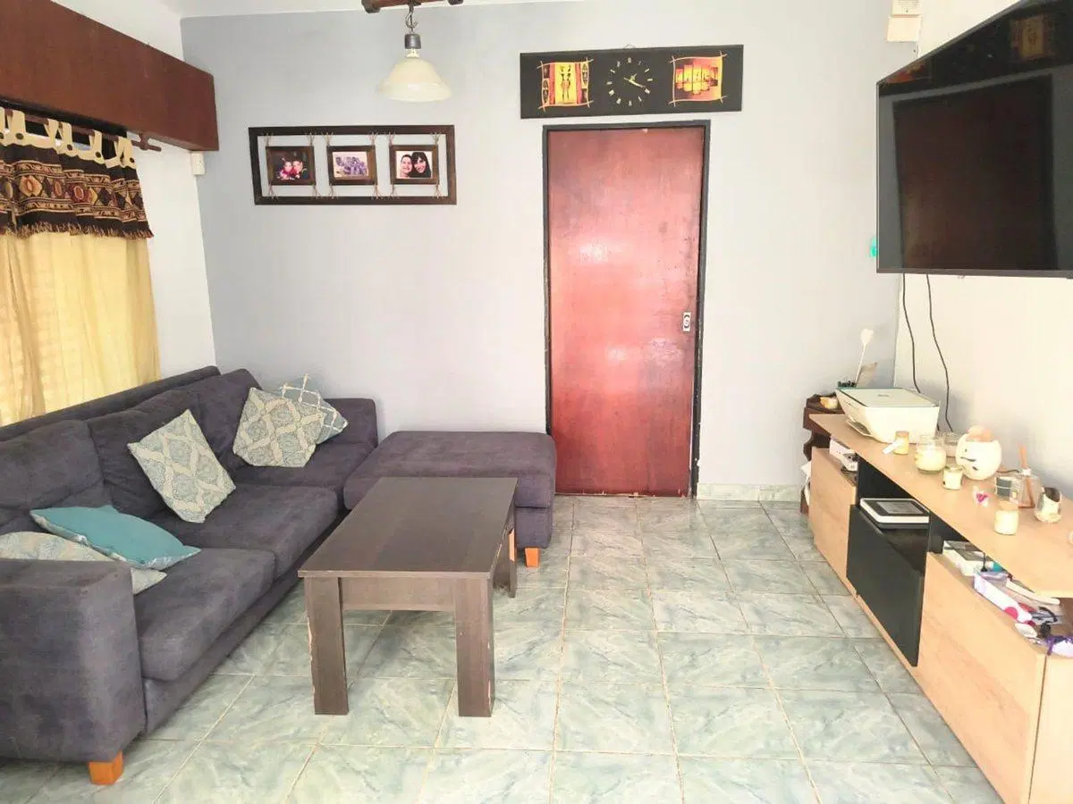 VENTA CASA MULTIFAMILIAR COCHERA. DUEÑO FINANCIA 5