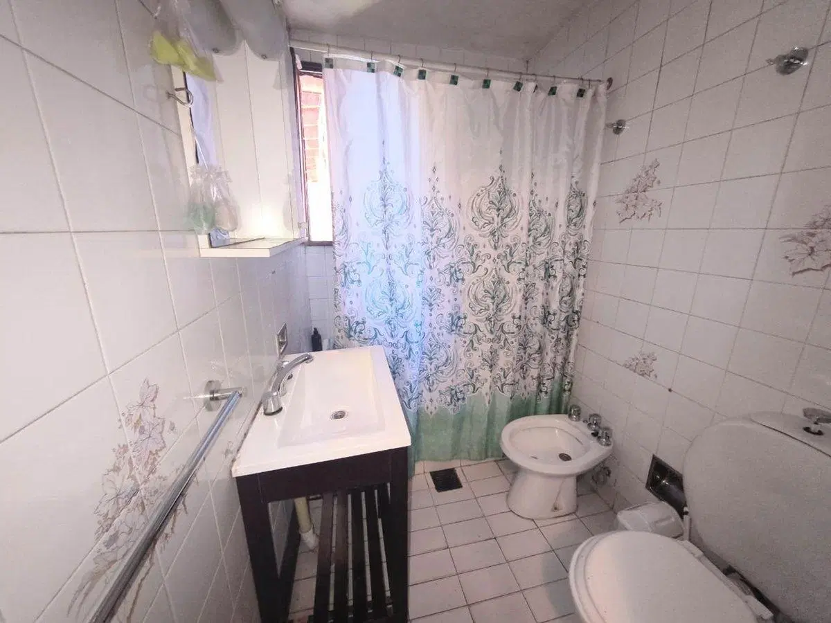 VENTA CASA MULTIFAMILIAR COCHERA. DUEÑO FINANCIA 3