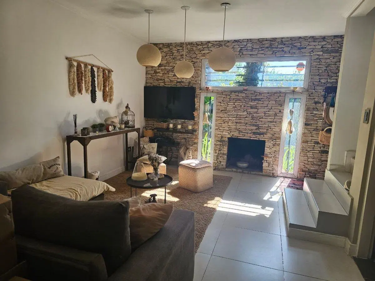CASA 4 AMBIENTES VENTA PARQUE LELOIR JARDIN PILETA 5