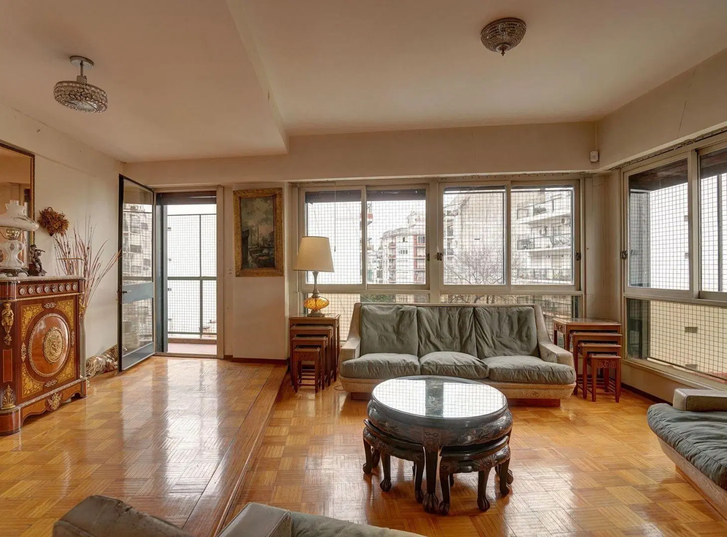 VENTA DEPTO 5 AMB CABALLITO PISO UNICO 2 COCHERAS 2