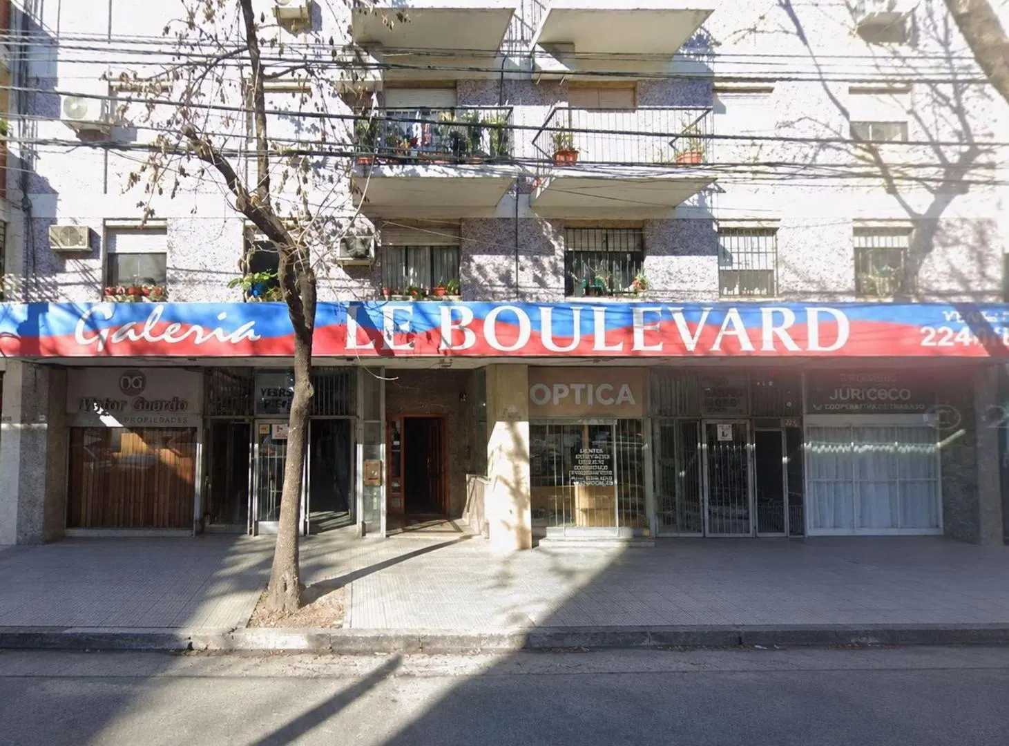 VENTA DE LOCAL EN FLORES 3