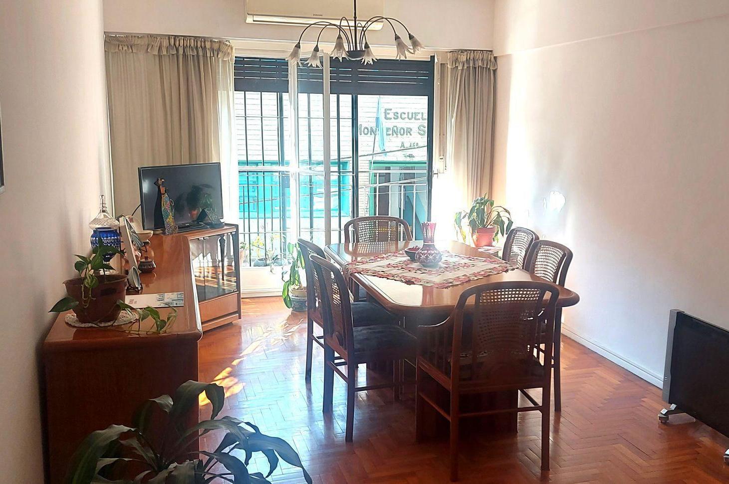 Foto de VENTA DEPTO 4 AMB BALCON 74M2 APTO PROF. CABALLITO, imagen 2