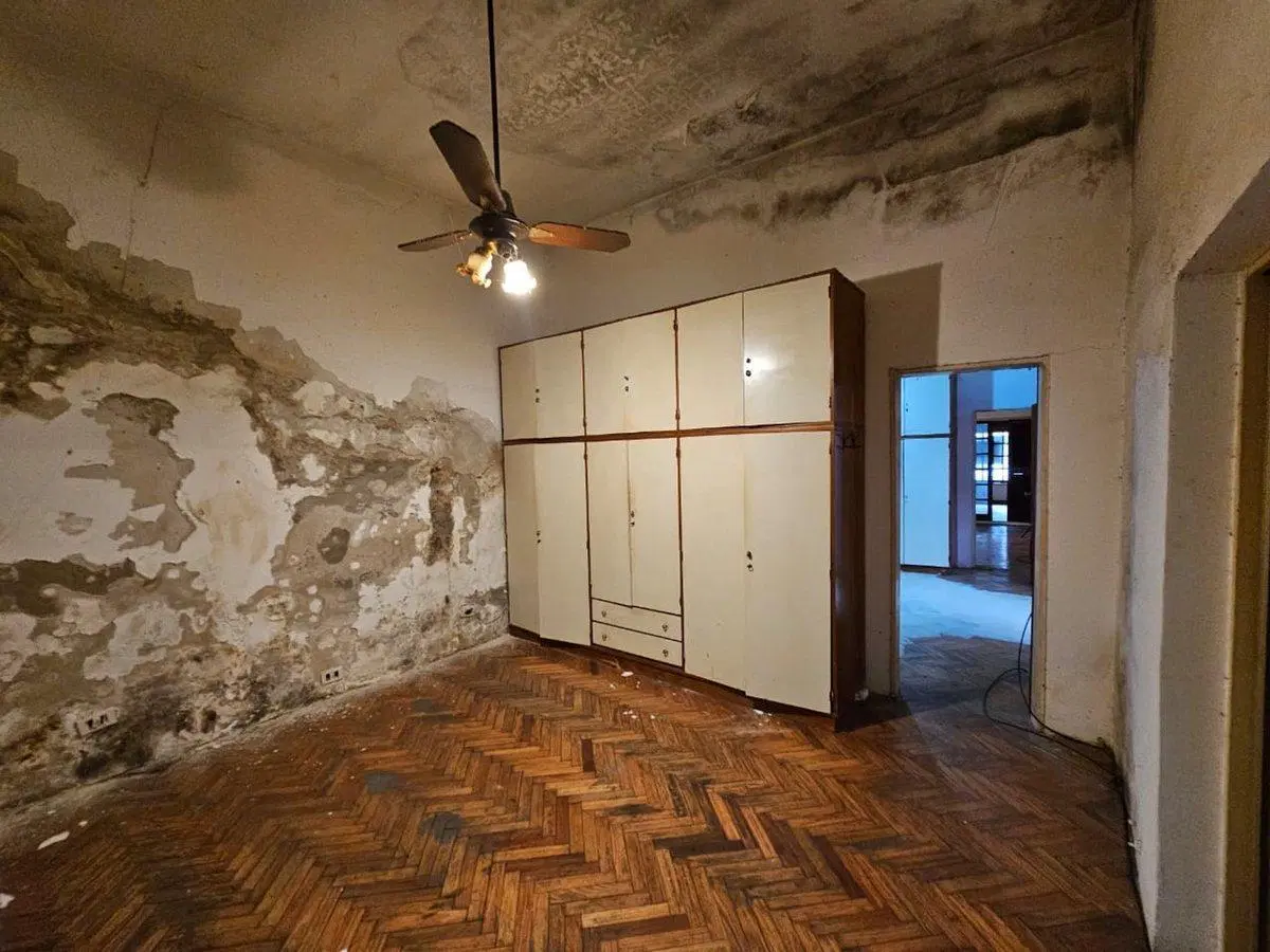 VENTA CASA 5 AMBIENTES A REFACCIONAR. OPORTUNIDAD 4
