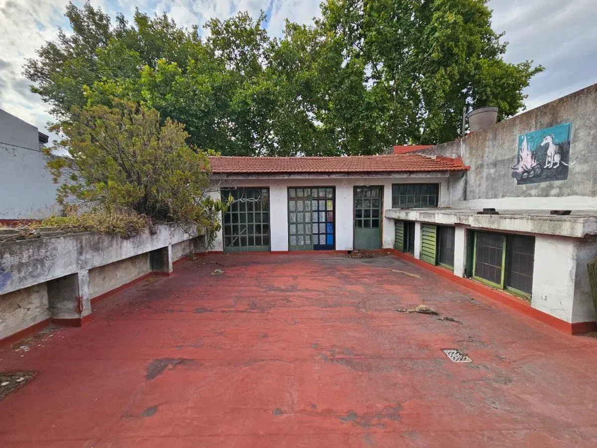 VENTA CASA 5 AMBIENTES A REFACCIONAR. OPORTUNIDAD 5