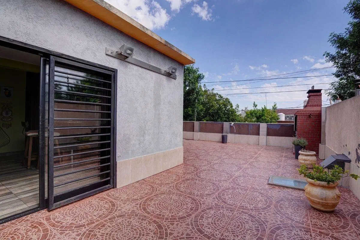Venta Casa 4 Ambientes Lomas del Mirador 2
