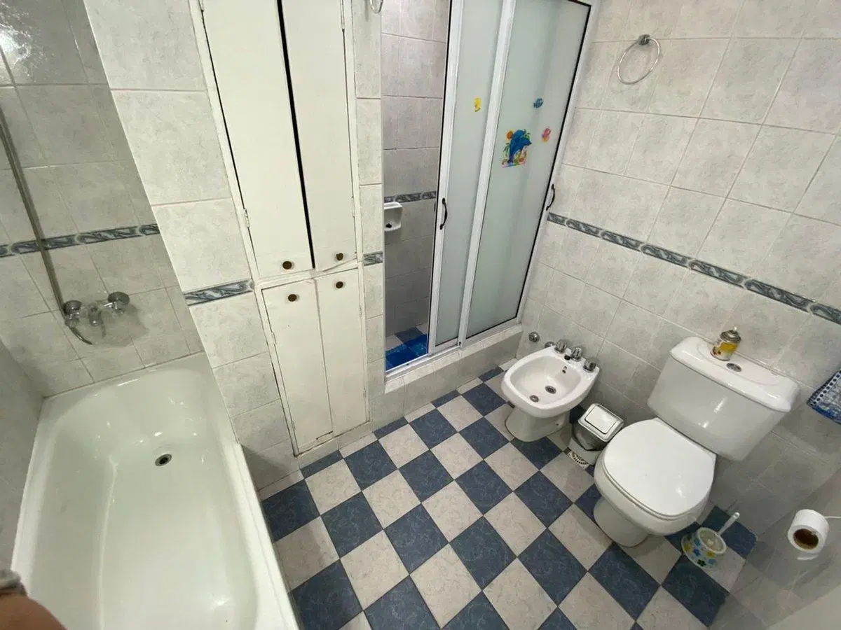 CASA 5 AMB EN VENTA CON PILETA EN CENTRO LAFERRERE 3