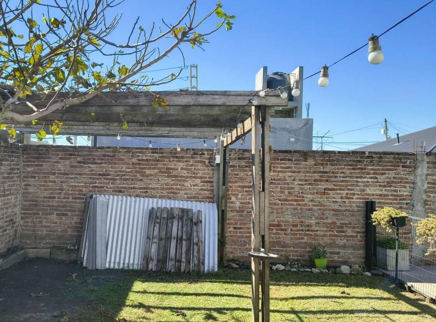 CASA VIVIENDA UNIFAMILIAR CON PILETA  - RANELAGH 8