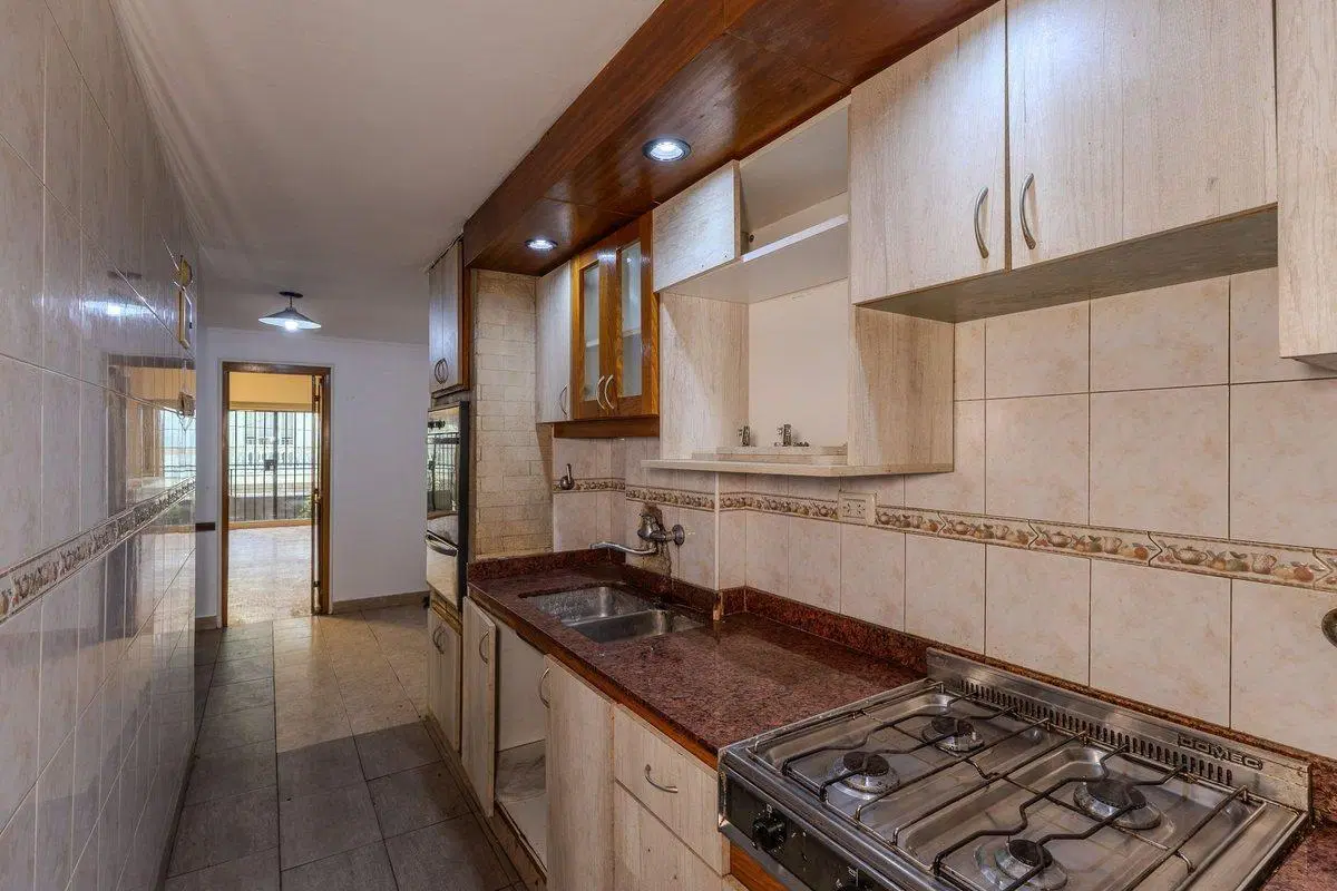 VENTA DEPARTAMENTO 4 AMBIENTES CON DEPENDENCIA 8