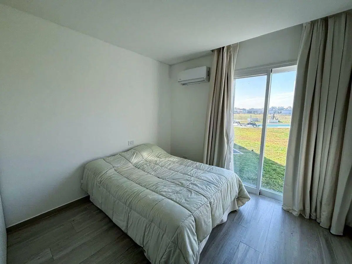 VENTA CASA 4 AMBIENTES EN BARRIO SANTA INES 2