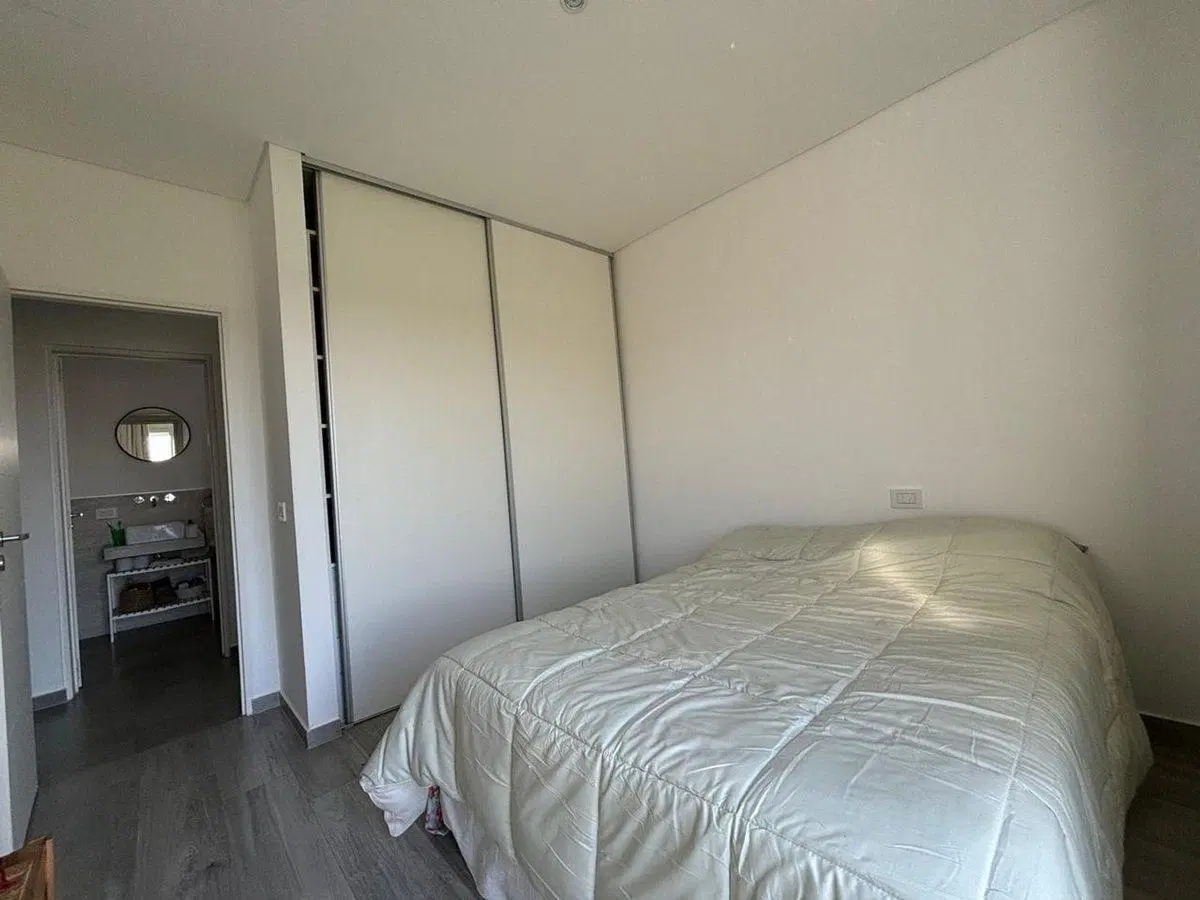 VENTA CASA 4 AMBIENTES EN BARRIO SANTA INES 3