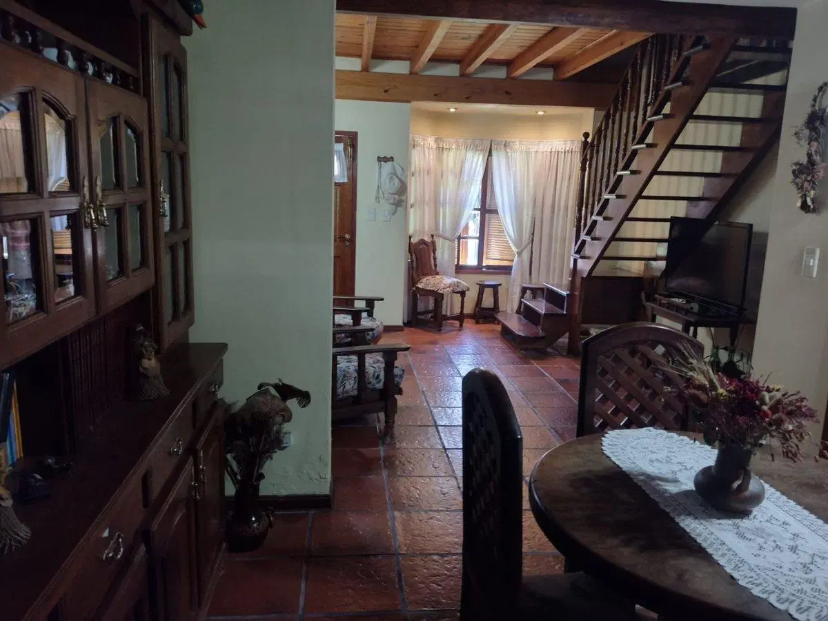 VENTA CASA CON PILETA GARAGE QUINCHO VILLA LUGANO 8