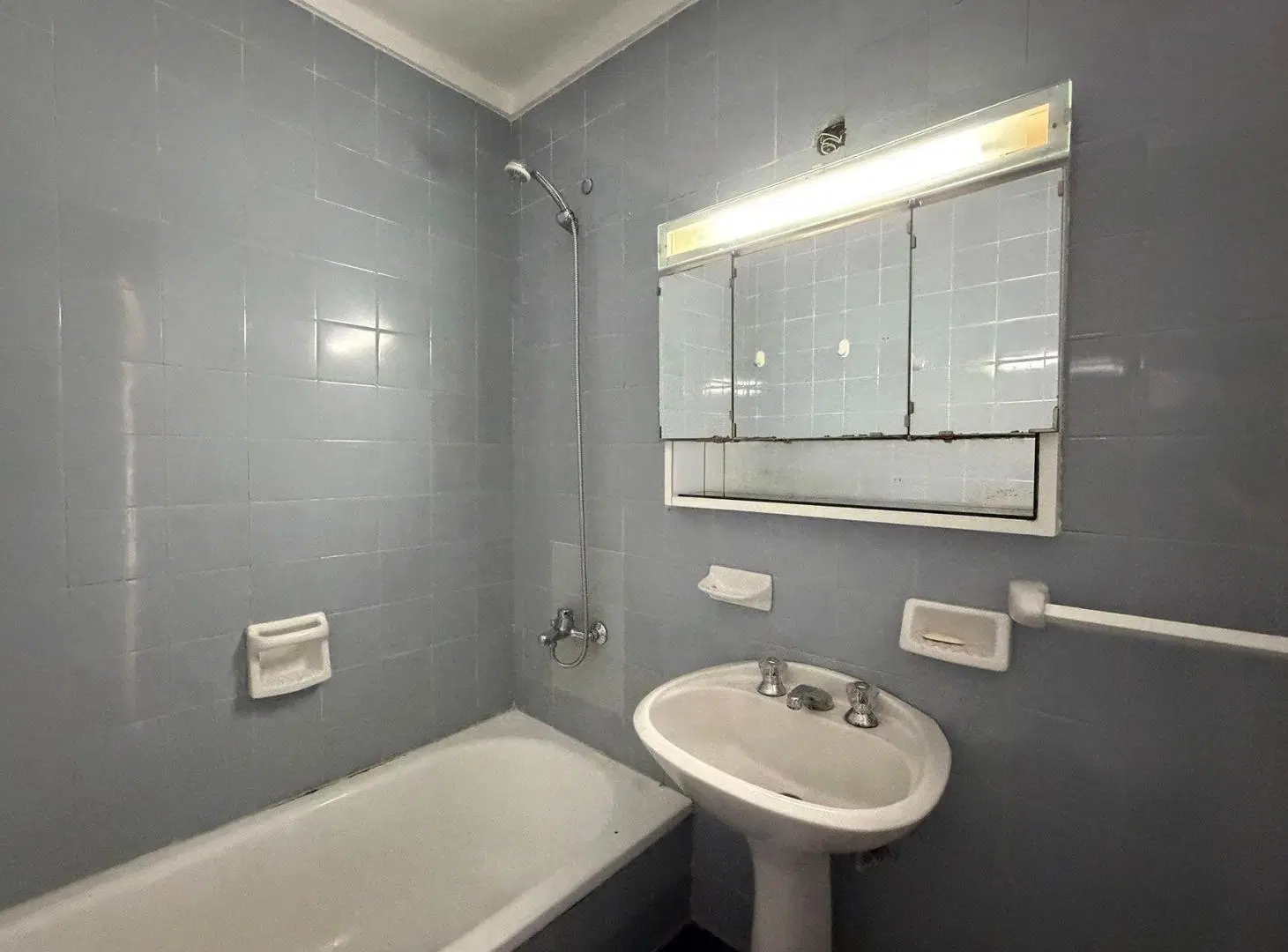 VENTA DEPARTAMENTO 3 AMBIENTES BALCON FLORES NORTE 5