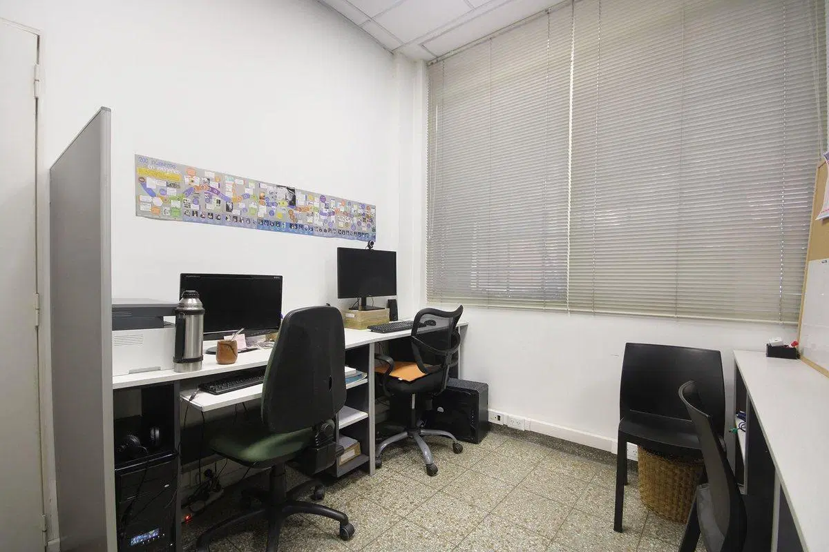 VENTA LOCAL A LA CALLE CON DEPOSITO SAN CRISTOBAL 4