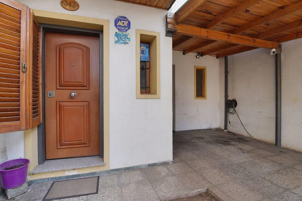 Casa 6 amb en venta en Lomas apta multifamiliar 8