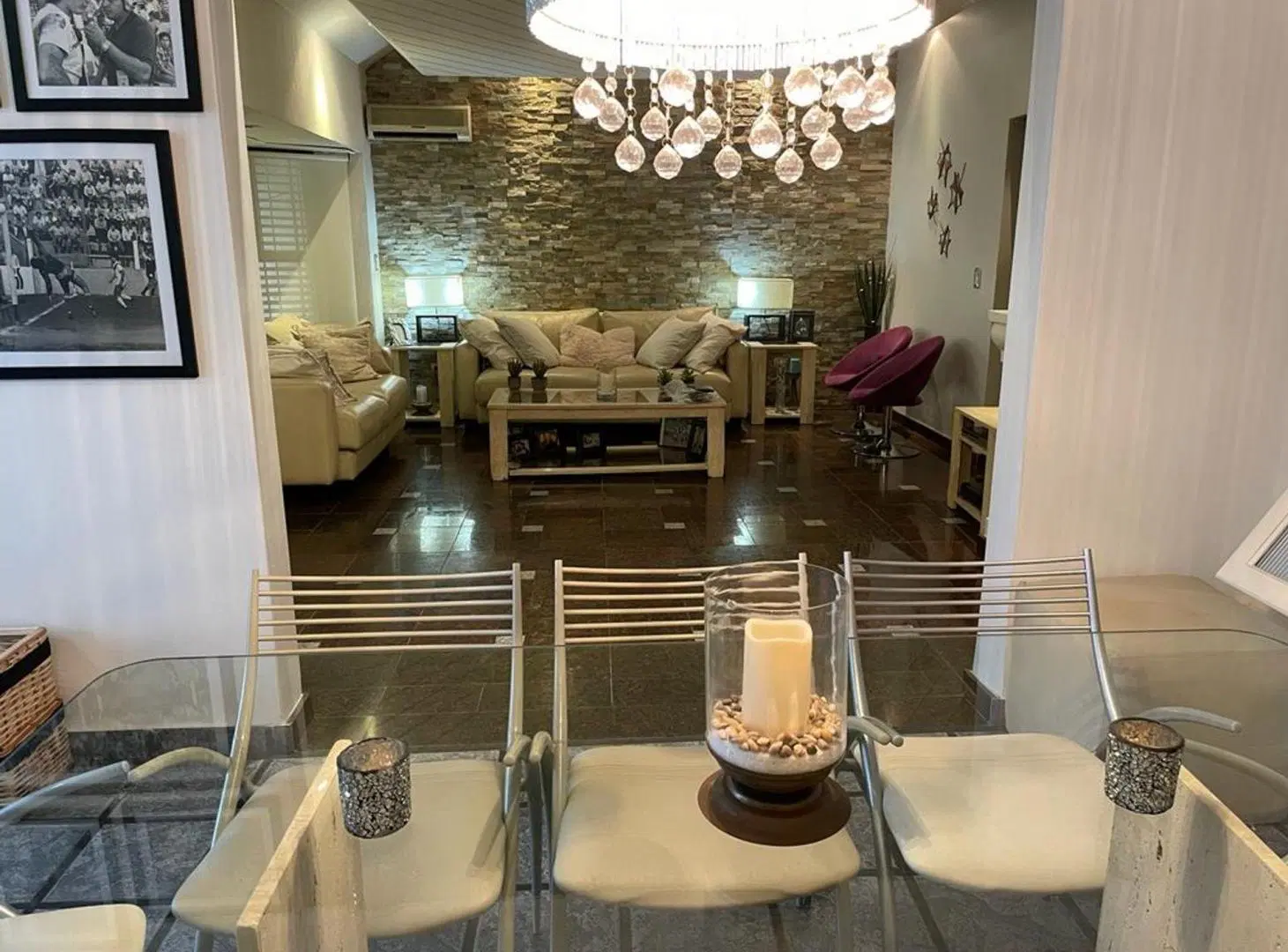 VENTA HERMOSA CASA CON PARQUE, PILETA Y QUINCHO 3