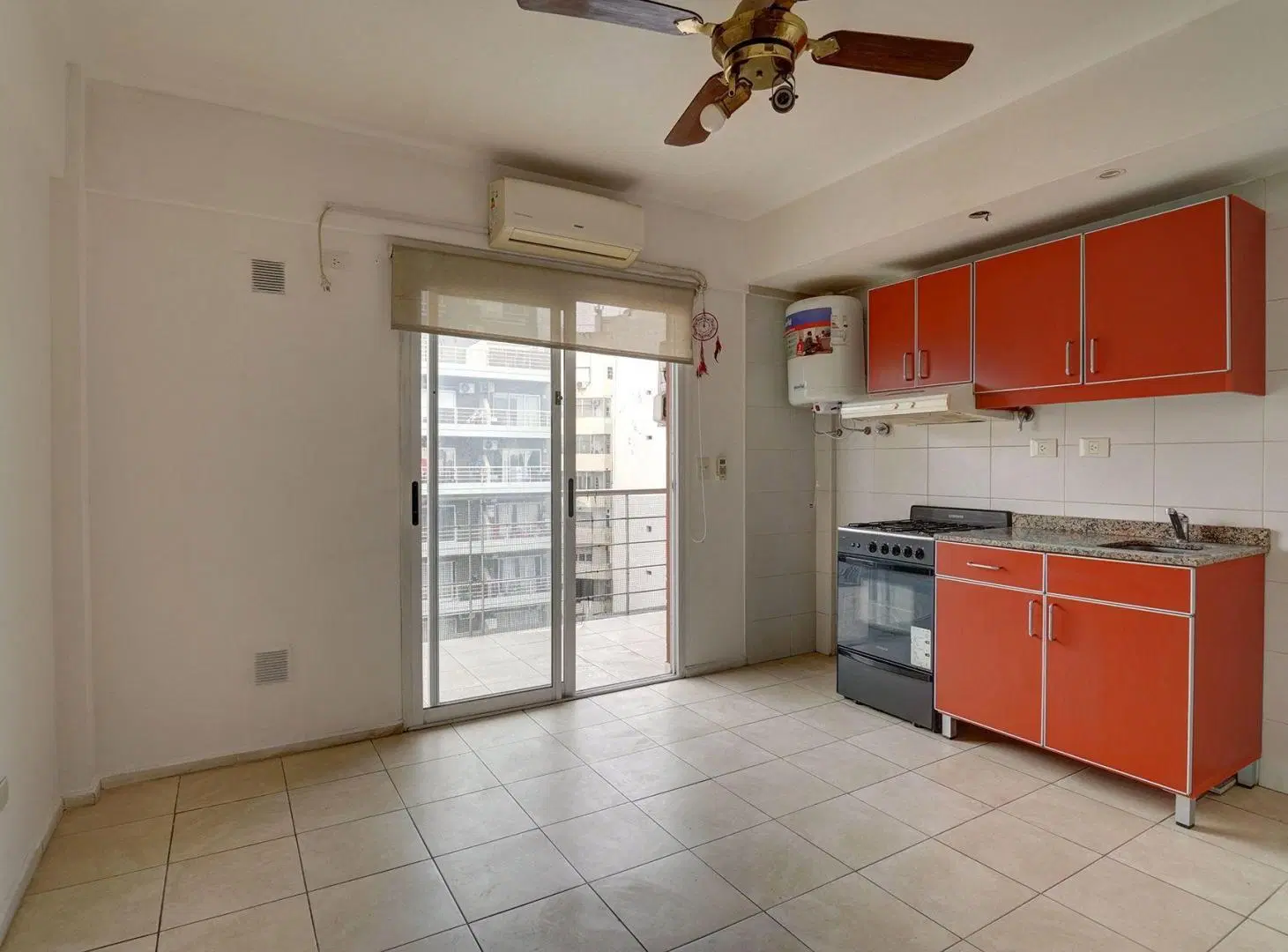 Venta departamento 2 ambientes Liniers SUM 4