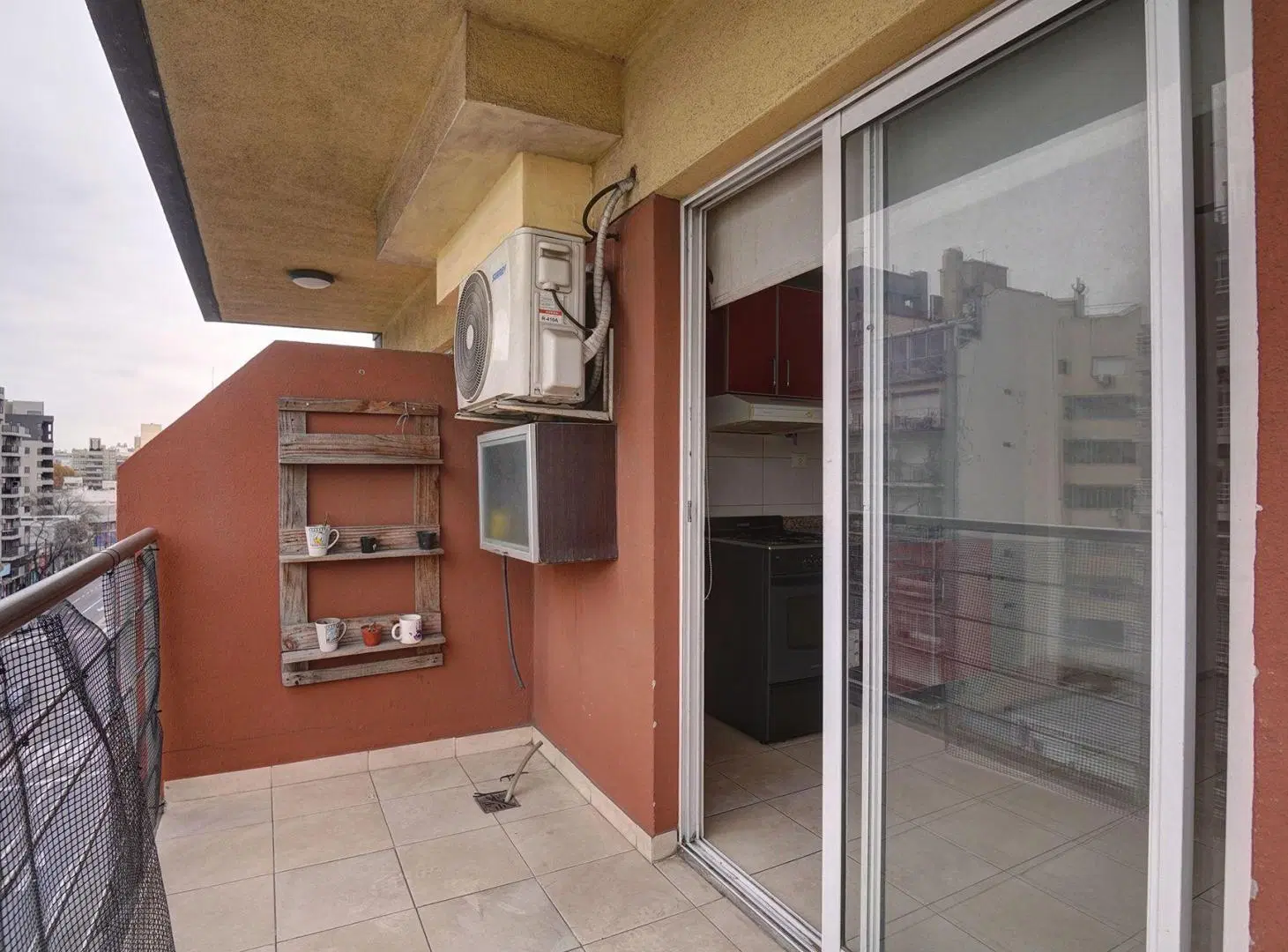 Venta departamento 2 ambientes Liniers SUM 3