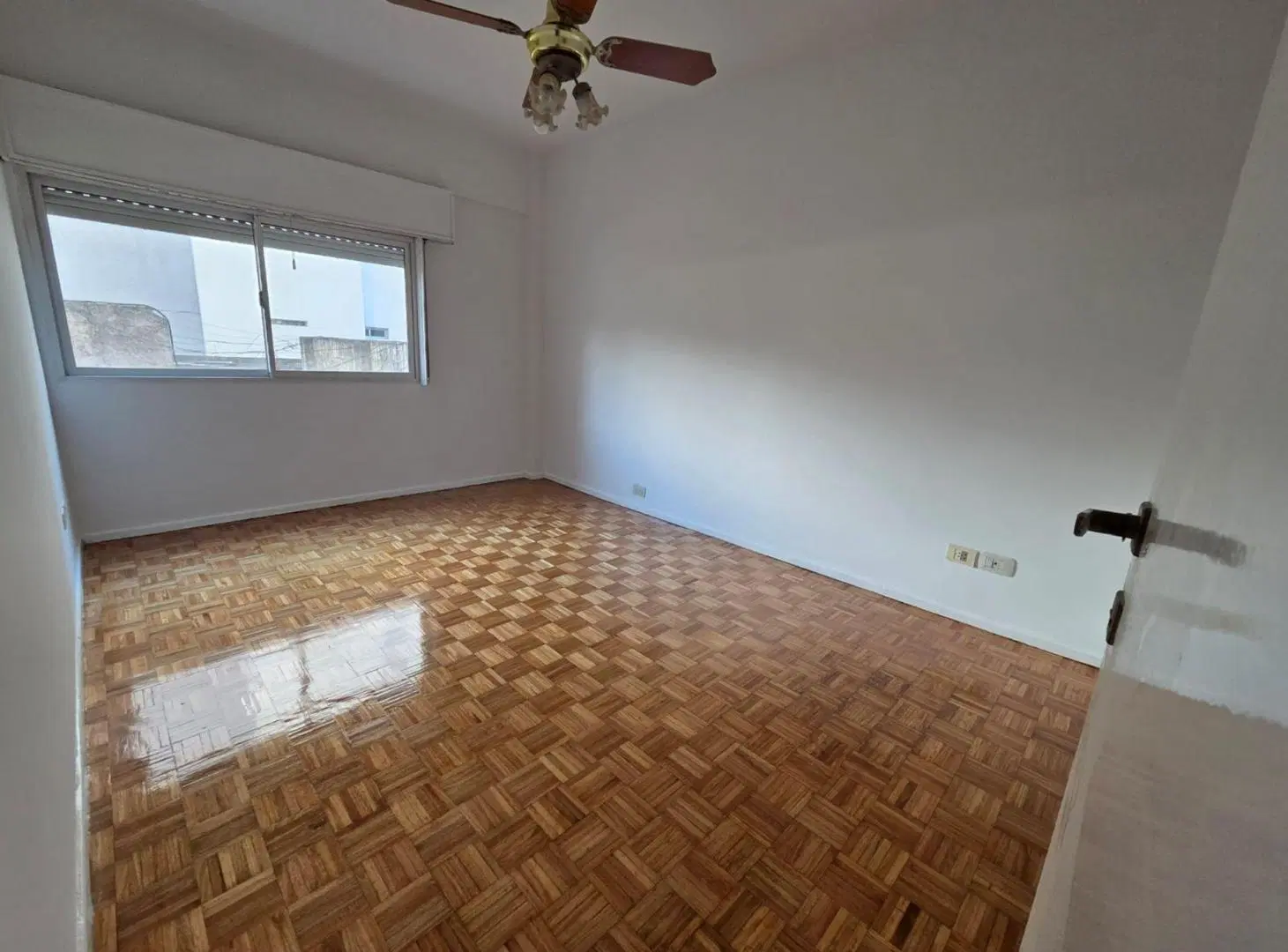 Alquiler 3 ambientes con balcon parque Centenario 8