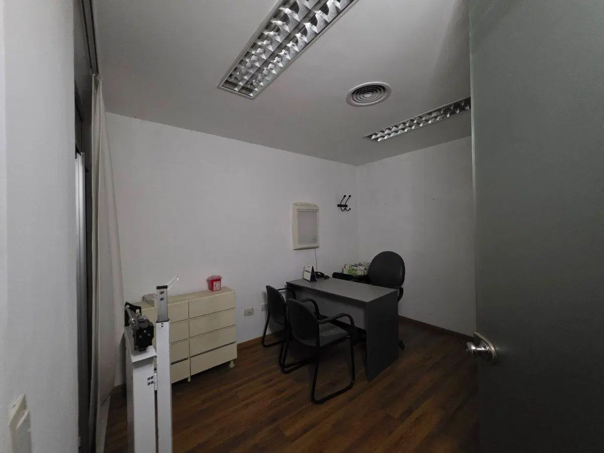 Local Venta Policonsultorios 272m² equipado 2