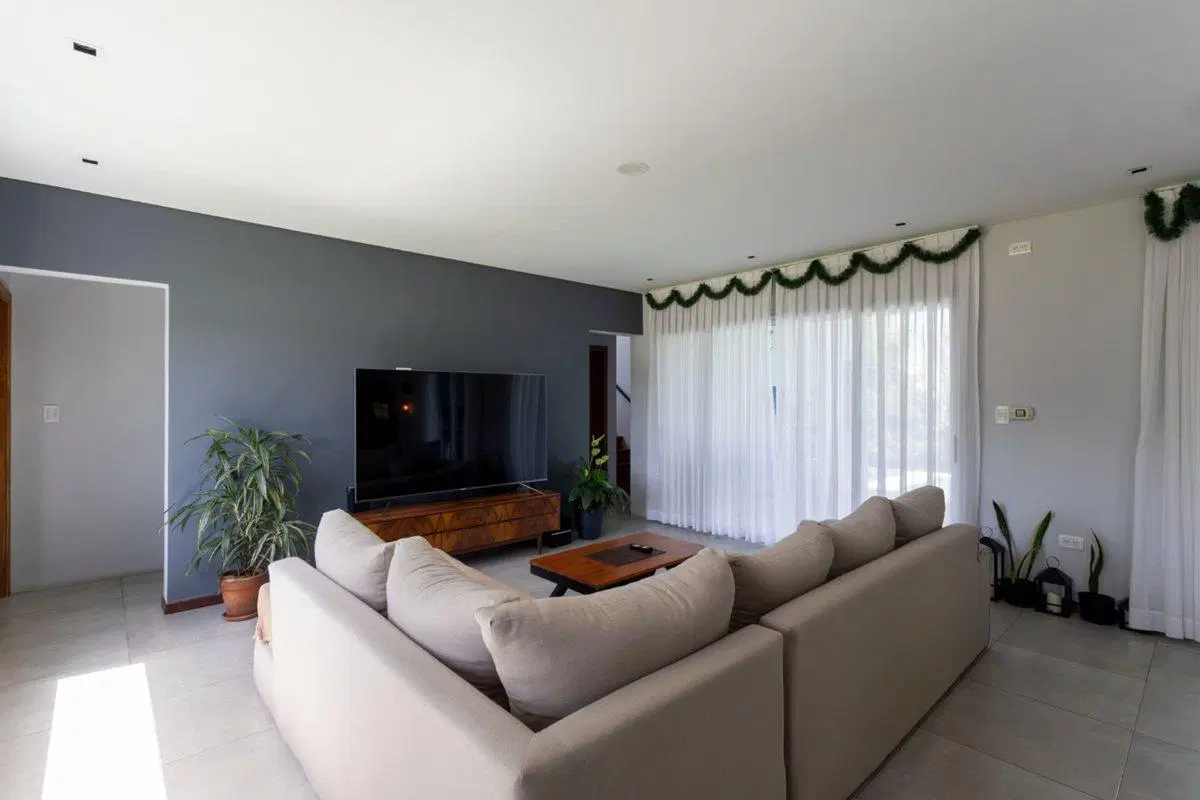 VENTA CASA CON JARDIN Y PISCINA EN HUDSON PARK 3