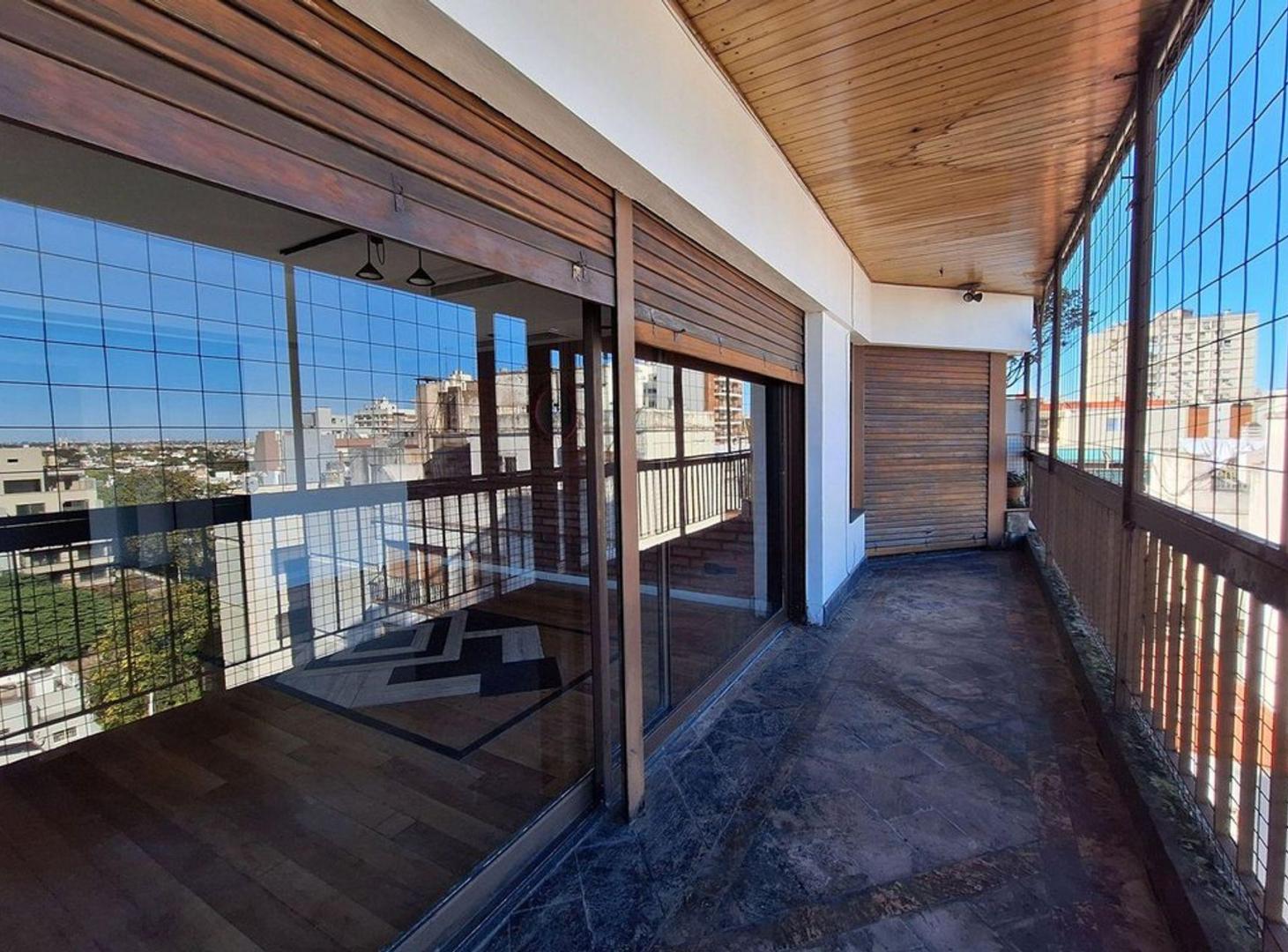 Foto de VENTA DEPARTAMENTO CON TERRAZA Y COCHERA EN FLORES, imagen 1