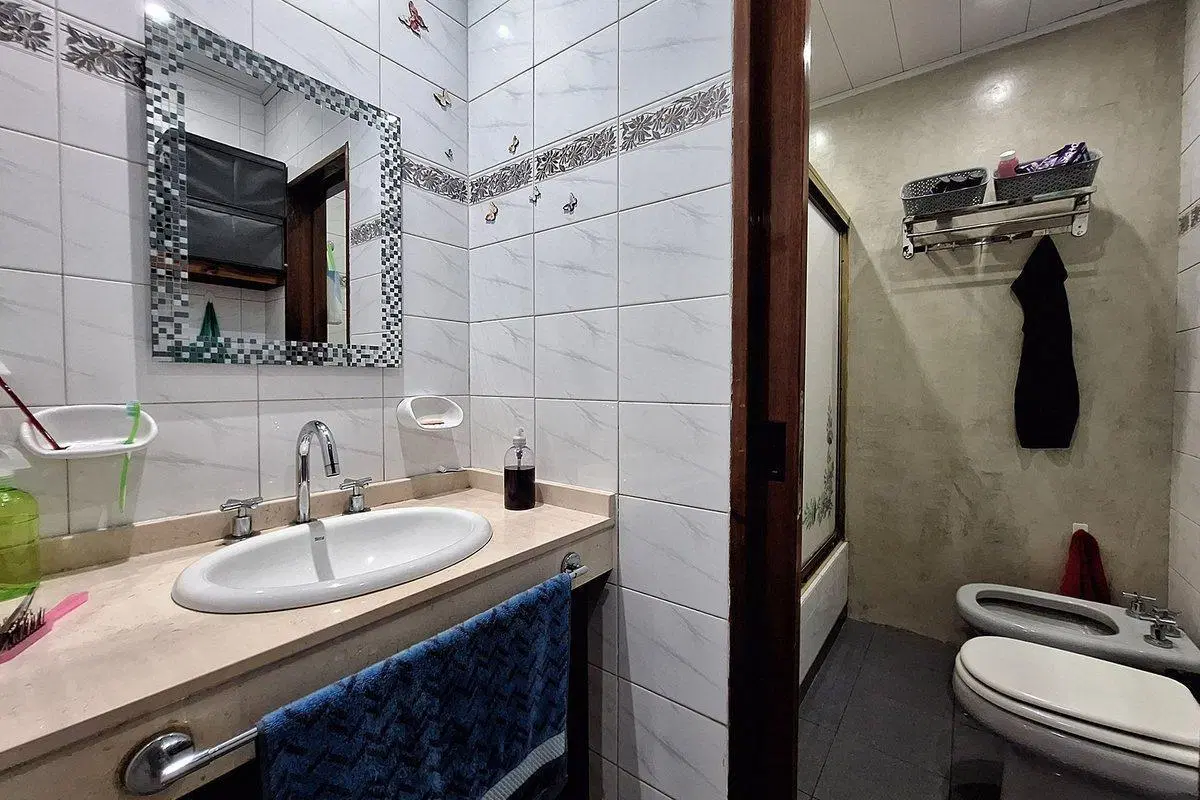 CASA EN VENTA LOTE PROPIO EXCELENTE ESTADO 8