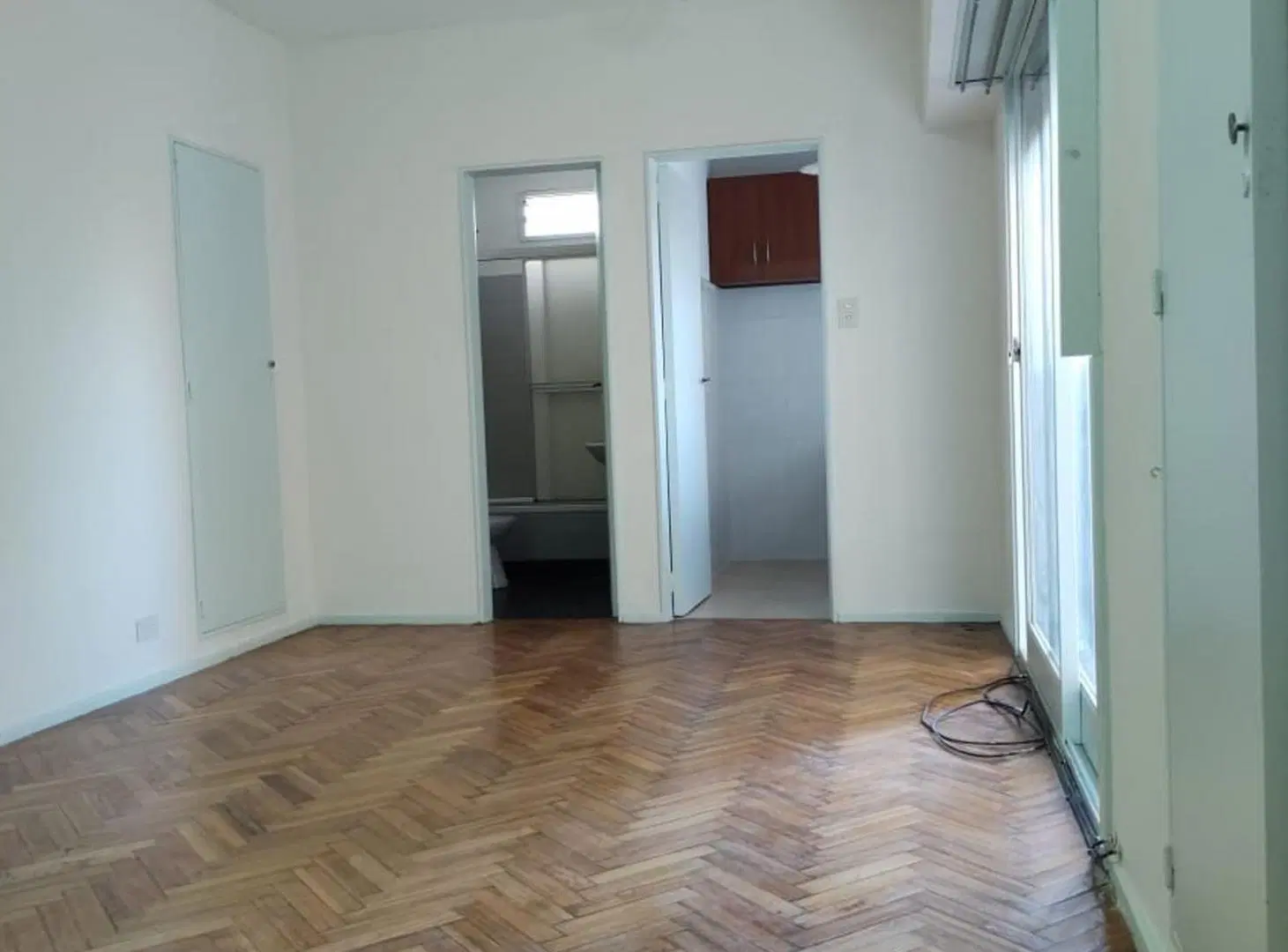 ALQUILER MONOAMBIENTE LATERAL EN CABALLITO 5