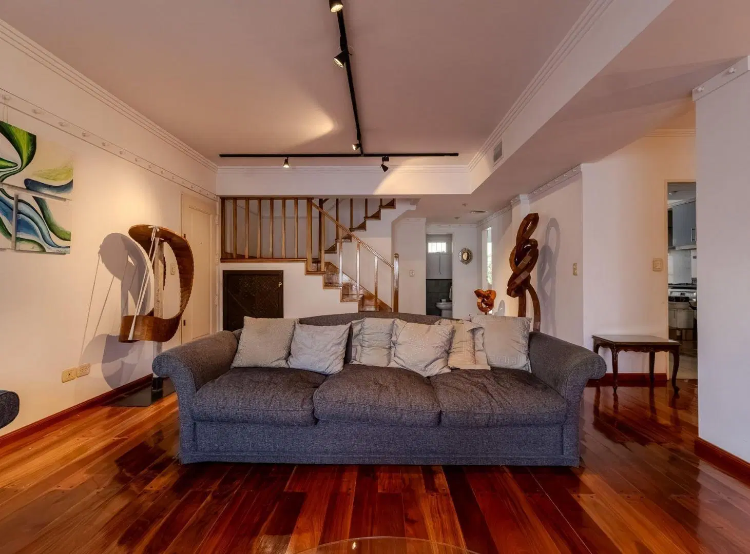 VENTA CASA CON SEGURIDAD PRIVADA -VILLA DEL PARQUE 5
