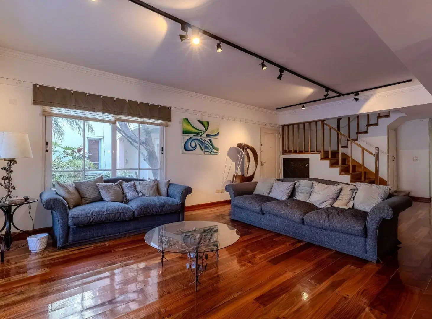 VENTA CASA CON SEGURIDAD PRIVADA -VILLA DEL PARQUE 5