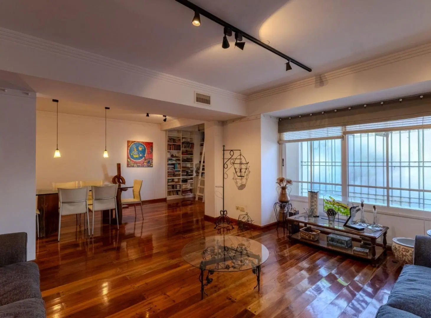 VENTA CASA CON SEGURIDAD PRIVADA -VILLA DEL PARQUE 8