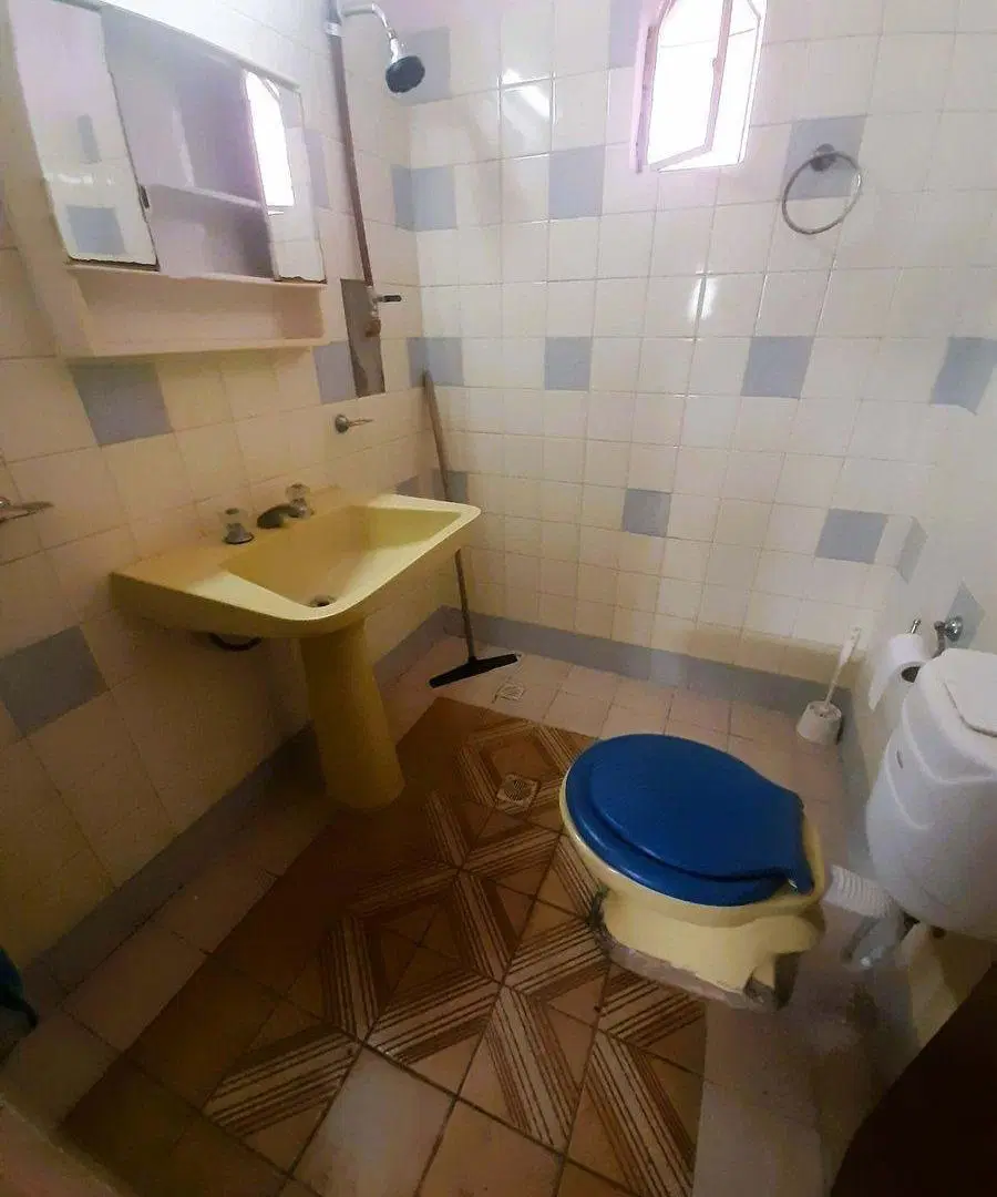 VENTA CASA 4 AMBIENTES MERLO QUINCHO Y COCHERA 3