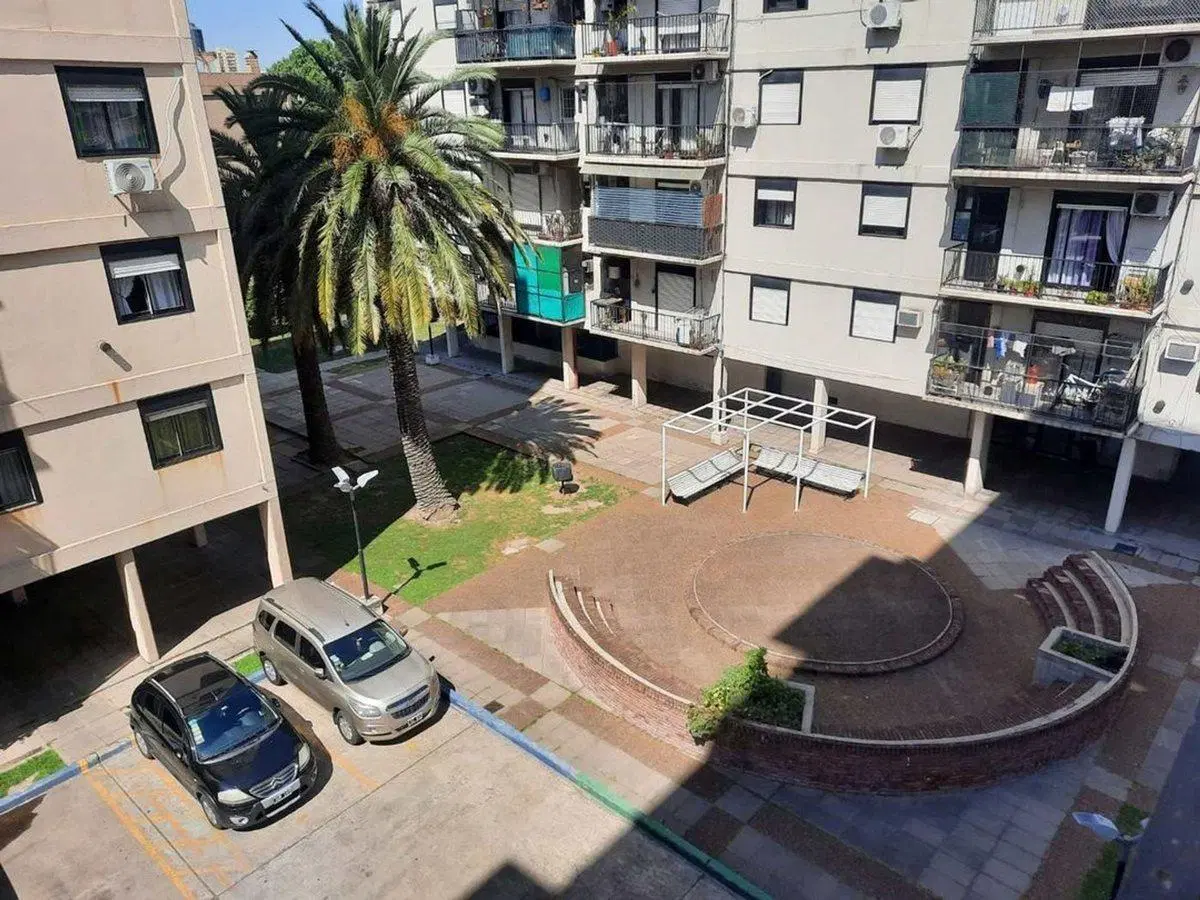 VENTA DEPARTAMENTO 4 AMBIENTES CIUDADELA COCHERA 5