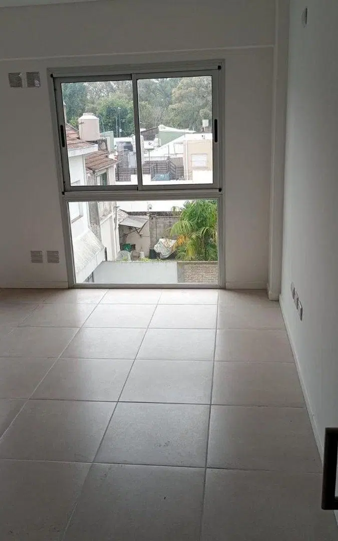 VENTA MONOAMBIENTE CON BALCÓN - SANTOS LUGARES 5