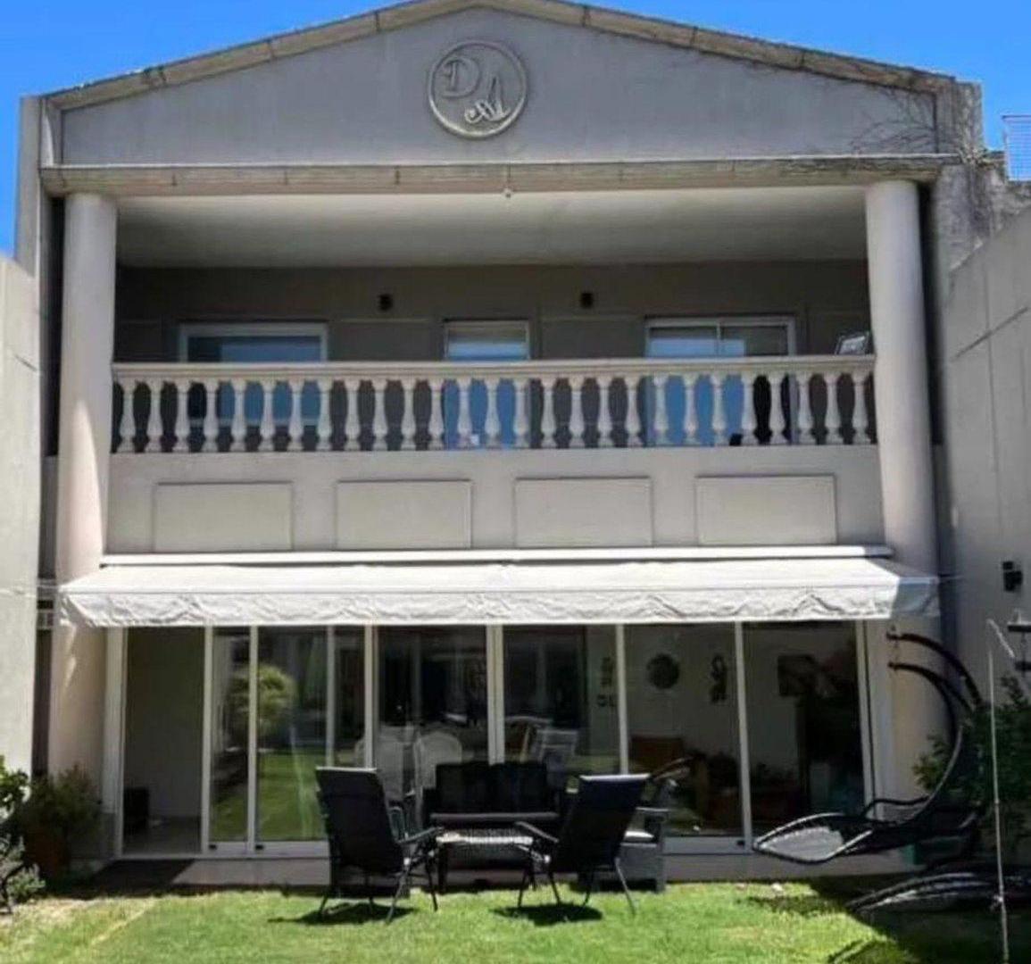 Foto de VENTA CASA AVELLANEDA 6 AMBIENTES PARQUE PILETA, imagen 1