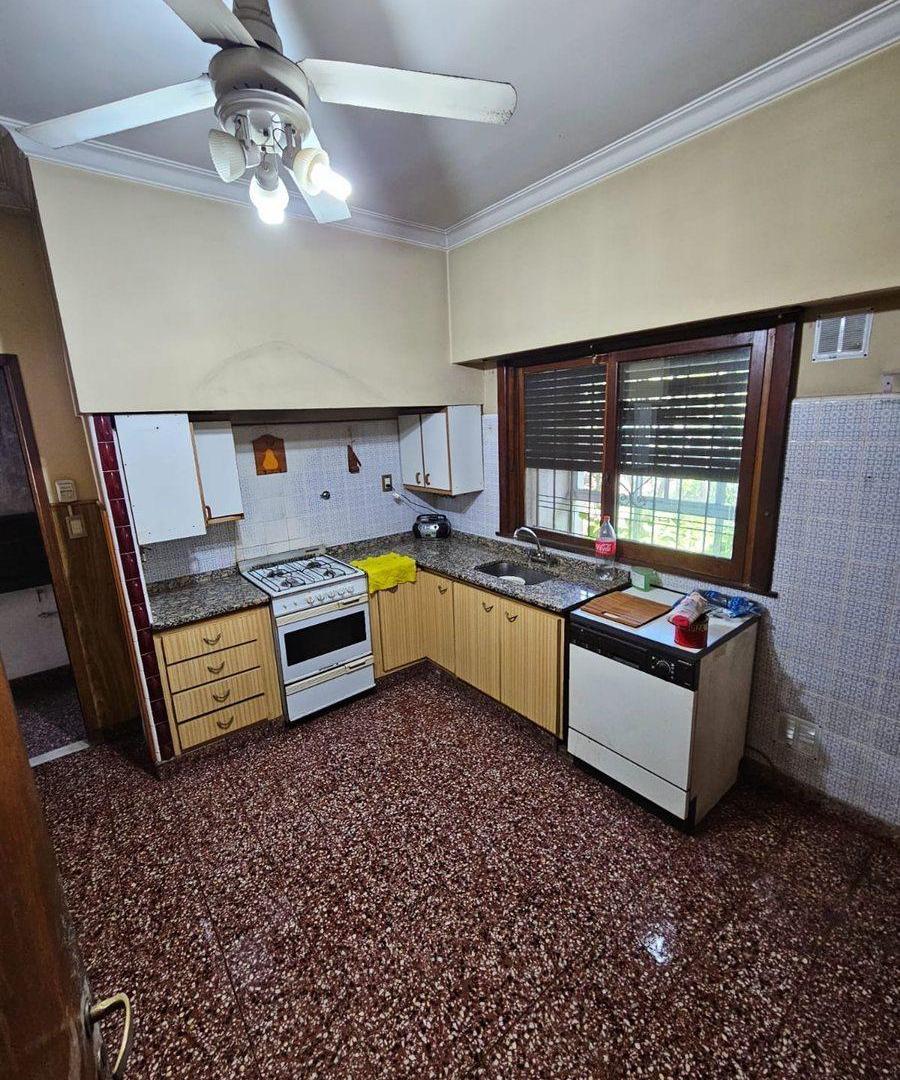 Foto de VENTA DE CASA 4 AMBIENTES JARDIN COCHERA SAN JUSTO, imagen 2