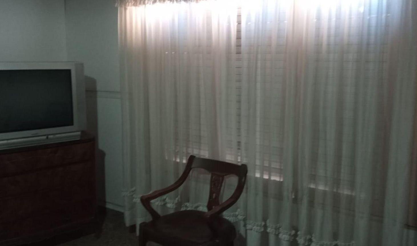 Foto de VENTA PH 3 AMBIETES LANUS FONDO PATIO PARRILLA, imagen 1