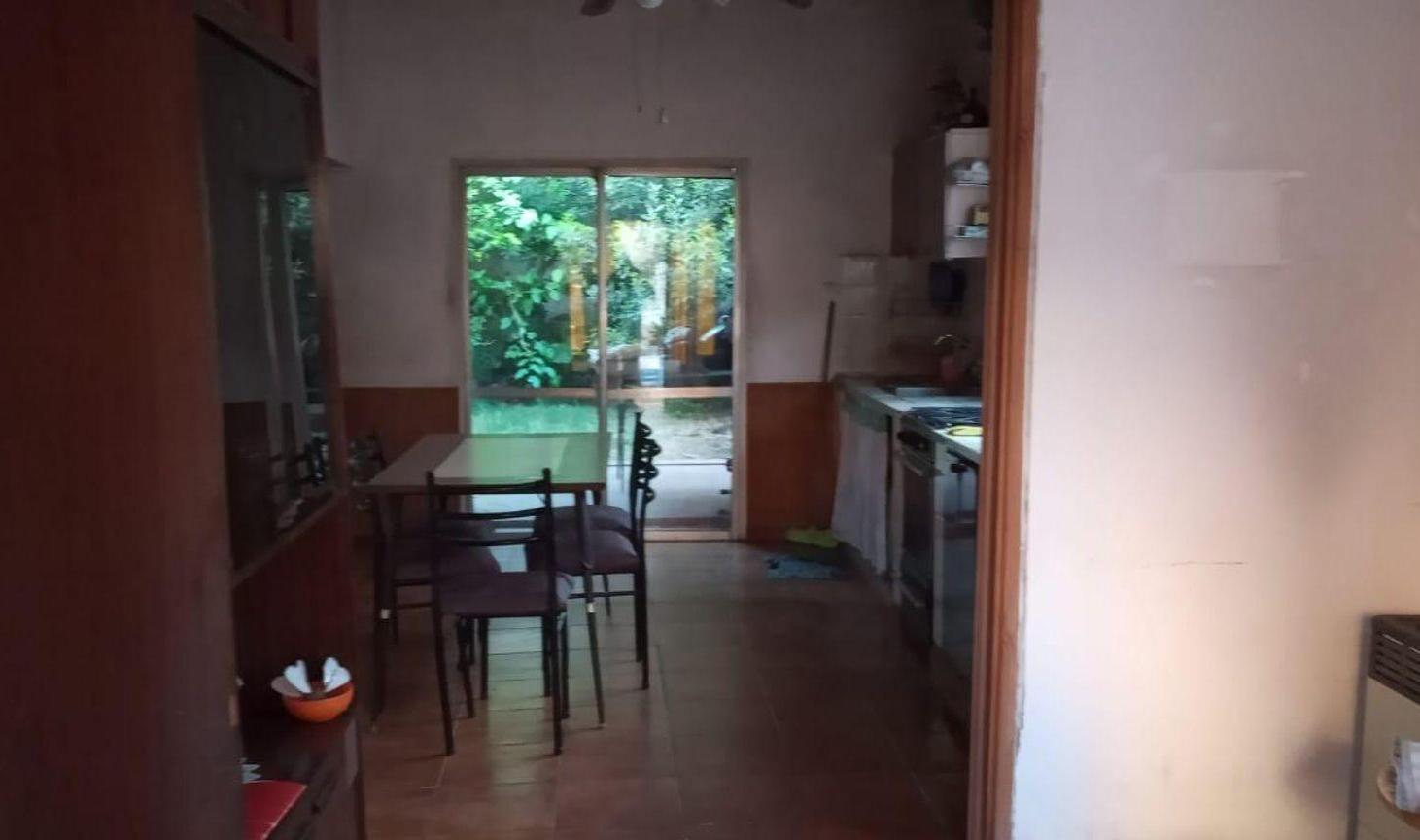 Foto de VENTA PH 3 AMBIETES LANUS FONDO PATIO PARRILLA, imagen 2