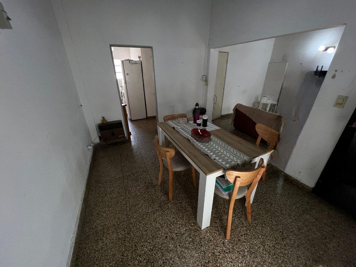 Foto de VENTA CASA CON COCHERA Y PATIO EN QUILMES, imagen 5