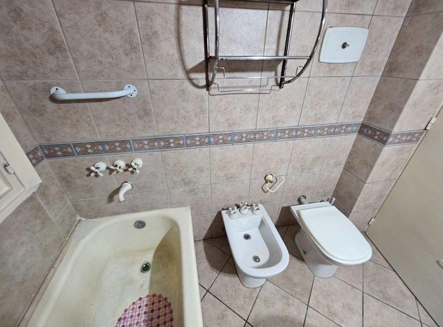 Foto de ALQUILER DEPARTAMENTO 4 AMBIENTES BALCON Y PATIO, imagen 5