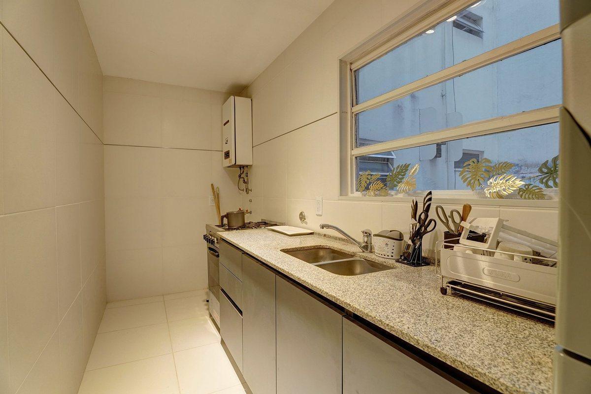 Foto de VENTA DEPARTAMENTO 2 AMBIENTES RENOVADO EN FLORES, imagen 3