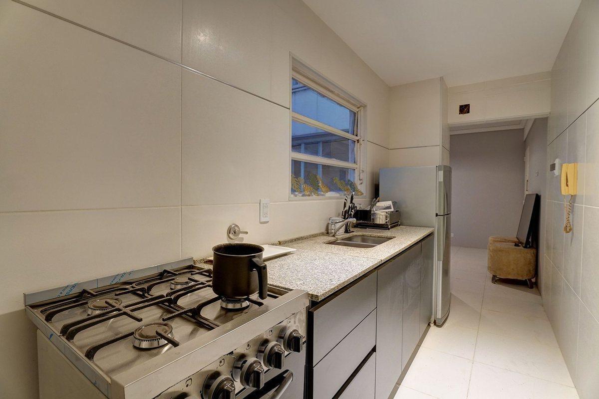Foto de VENTA DEPARTAMENTO 2 AMBIENTES RENOVADO EN FLORES, imagen 1