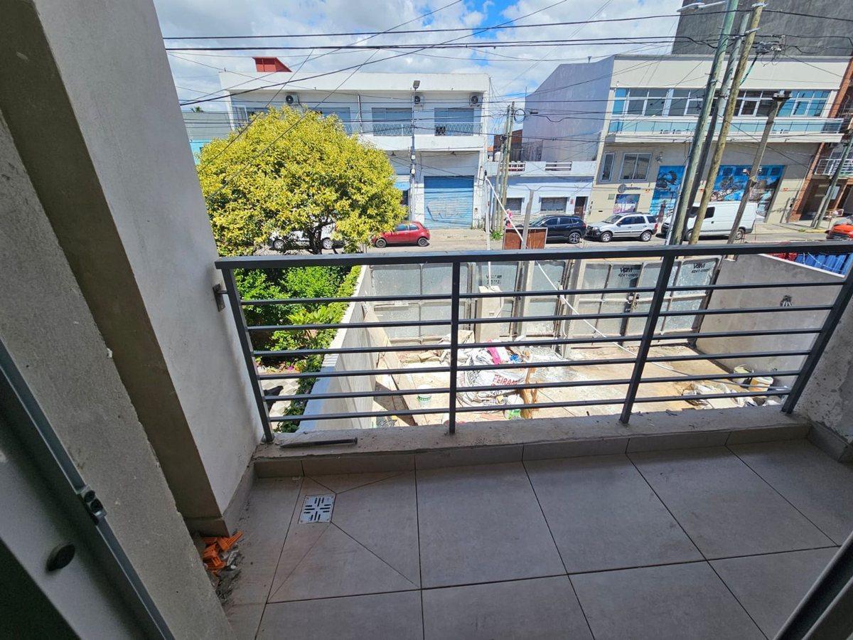 Foto de VENTA DEPARTAMENTO 2 AMIENTES C/ TERRAZA FINANCIA, imagen 3