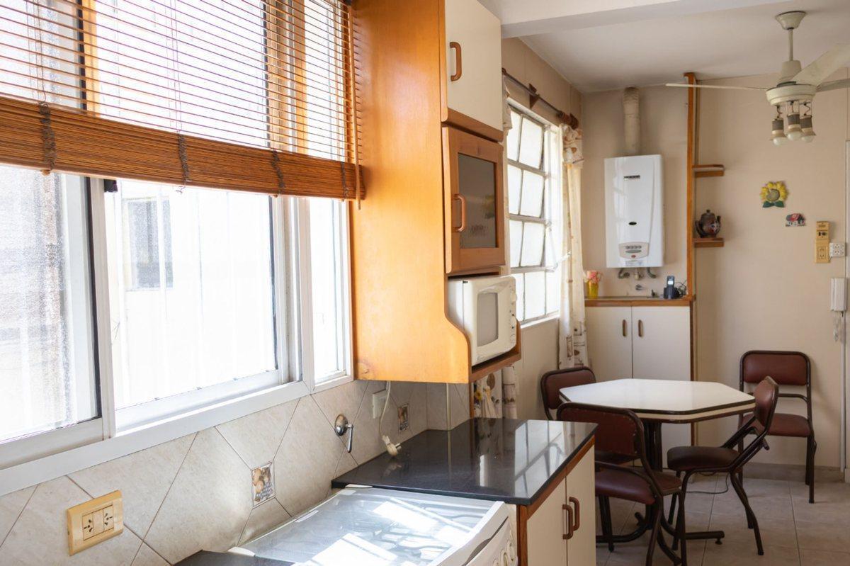 Foto de DEPARTAMENTO VENTA 3 AMBIENTES CABALLITO SEMIPISO, imagen 1