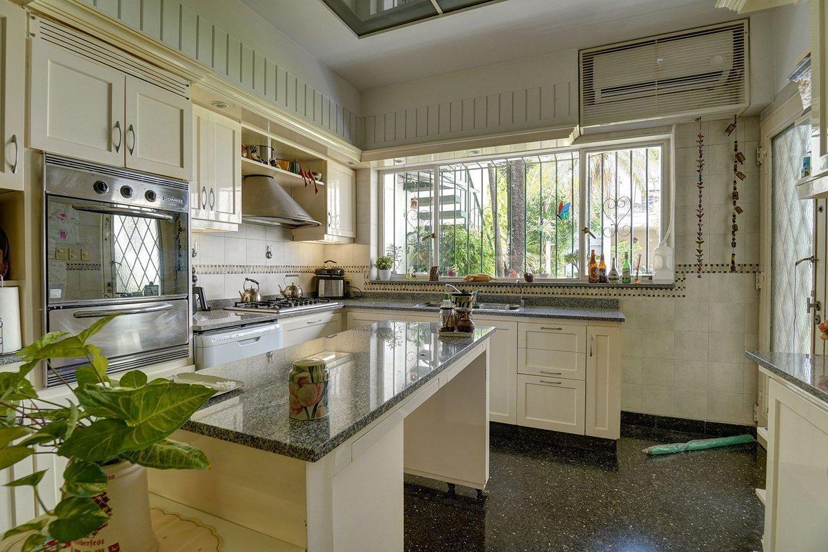 Foto de VENTA CASA 6 ambientes CABALLITO PARQUE COCHERA, imagen 4